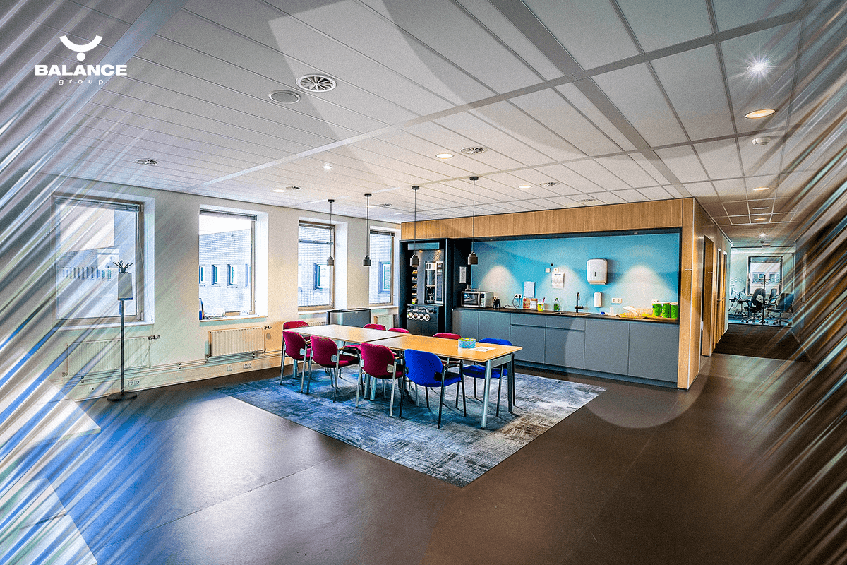 Узбекистан, 100000, <a class='addr_link' target='_blank' href='/oblast/tashkentskaya-oblast'>Ташкентская область</a>, <a class='addr_link' target='_blank' href='/gorod/tashkent' >Ташкент</a>, <a class='addr_link' target='_blank' href='/rayon/shajhantahurskij/tashkent'>Шайхантахурский район</a>, <a class='addr_link' target='_blank' href='/ulica/pl-hadra/tashkent'>пл. ХАДРА</a>, 17